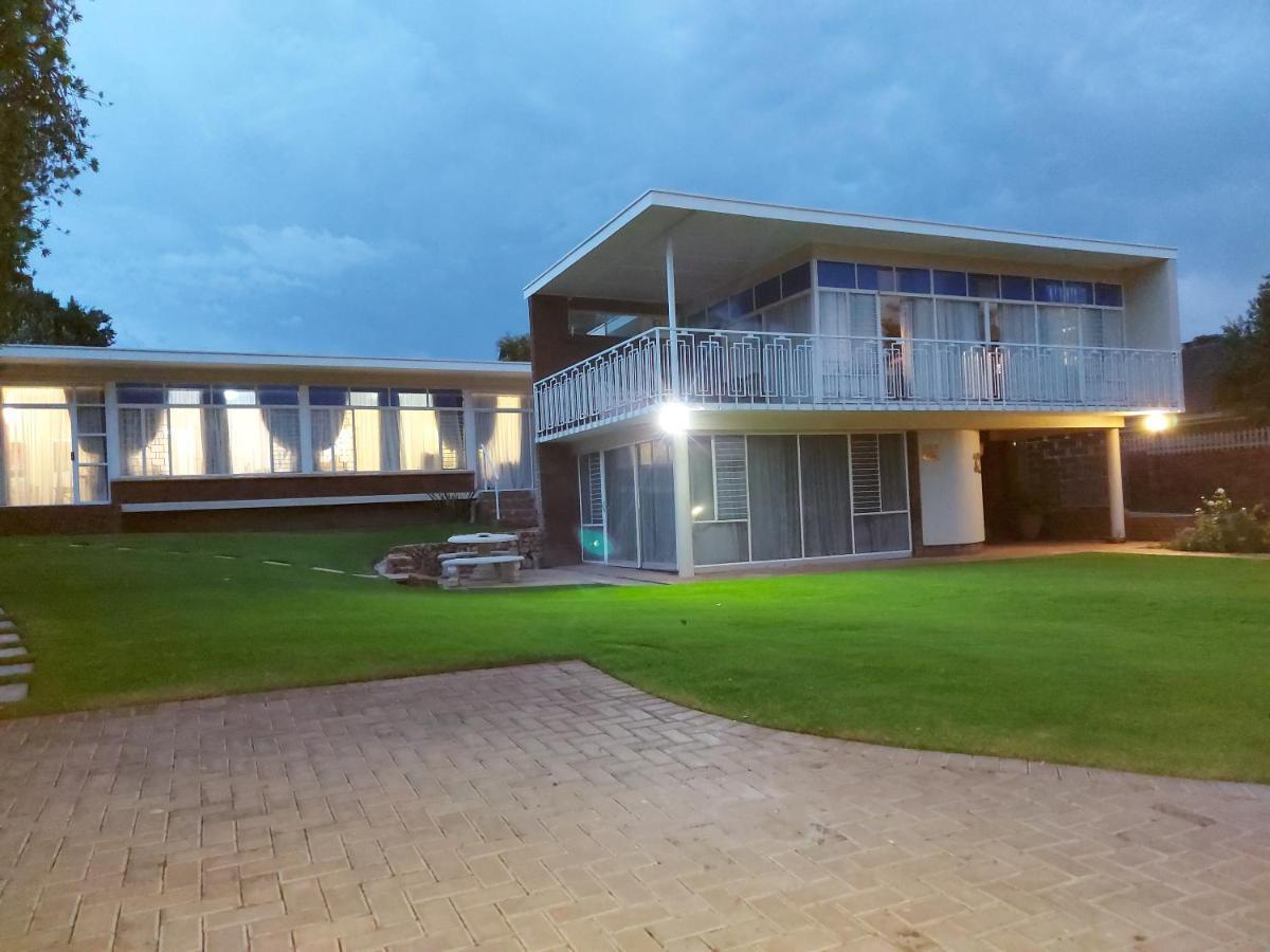 Goedgedacht Guestrooms Почефструм Екстер'єр фото